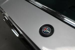 Image 18/56 of Alfa Romeo Montreal (1977)
