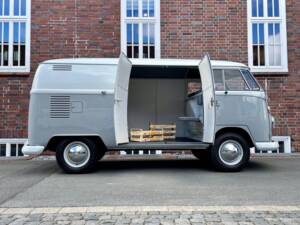 Image 4/20 of Volkswagen T1 panel van (1964)