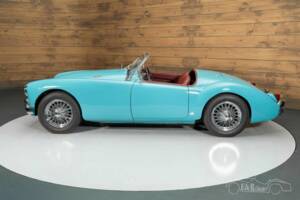 Image 14/19 of MG MGA 1500 (1958)