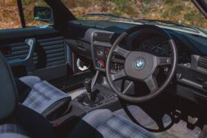 Bild 23/36 von BMW 318i (1991)