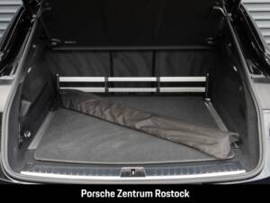 Imagen 33/34 de Porsche Cayenne Coupé E-Hybrid (2025)