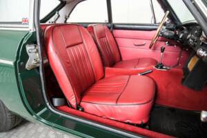 Image 17/50 de MG MGB GT (1966)