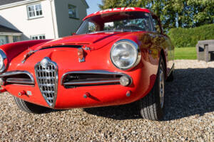 Image 14/60 of Alfa Romeo Giulia 1600 Spider (1963)