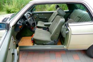 Image 7/22 of Mercedes-Benz 280 CE (1983)