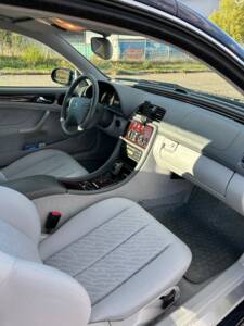 Bild 8/12 von Mercedes-Benz CLK 200 Kompressor (2001)
