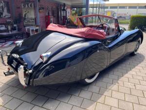 Image 6/37 de Jaguar XK 120 DHC (1954)