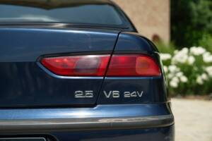 Imagen 18/50 de Alfa Romeo 156 2.5 V6 (2000)