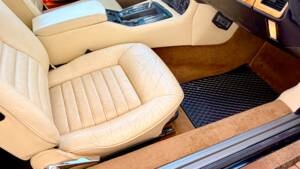 Image 12/17 of Jaguar XJS 5.3 V12 (1985)