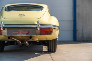 Image 26/78 de Jaguar E-Type (1969)