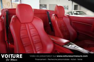 Imagen 14/39 de Ferrari California (2010)