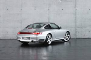 Image 4/50 of Porsche 911 Carrera 4S (2004)