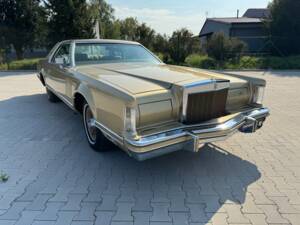 Image 1/31 of Lincoln Continental Diamond Jubilee Gold Edition (1978)