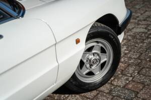 Image 4/40 of Alfa Romeo 2.0 Spider (1987)