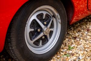 Image 14/39 de MG MGB GT (1972)