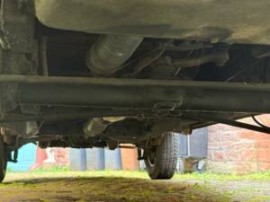 Image 8/8 of Volkswagen T2b Kombi (1976)