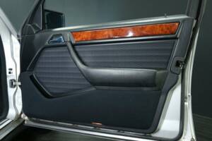 Bild 32/50 von Mercedes-Benz 300 E-24 (1992)