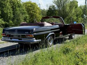 Bild 48/73 von Mercedes-Benz 280 SE 3,5 (1970)