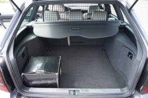 Image 46/52 of Audi RS4 Avant (2001)