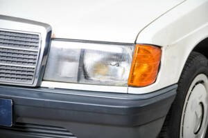 Image 21/50 de Mercedes-Benz 190 D (1985)