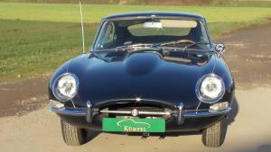 Image 8/50 of Jaguar E-Type (1967)