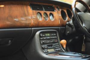 Imagen 25/50 de Jaguar XK8 4.0 (2000)