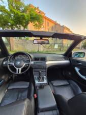 Image 15/18 of BMW 330Ci (2001)