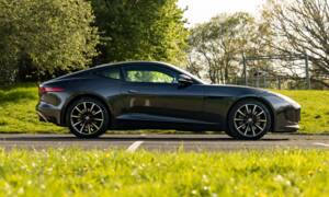 Image 2/45 of Jaguar F-Type (2016)