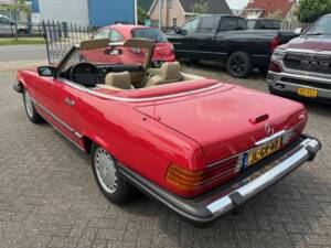 Image 8/8 of Mercedes-Benz 560 SL (1986)
