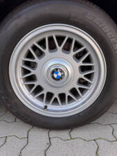 Image 66/69 of BMW 850i (1993)