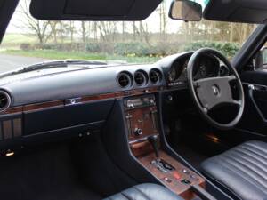 Image 11/18 de Mercedes-Benz 500 SL (1986)