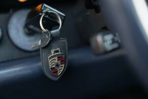 Immagine 33/50 di Porsche 911 Carrera 4S (1996)