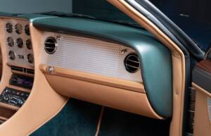 Image 29/43 of Bentley Continental T (1997)