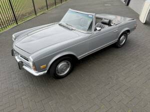Image 6/36 of Mercedes-Benz 280 SL (1970)