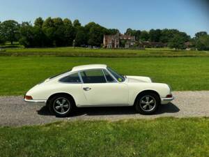 Image 2/44 of Porsche 912 (1968)