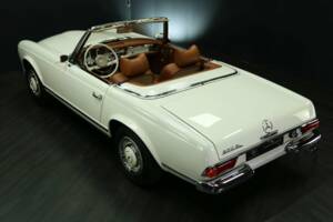 Image 42/50 of Mercedes-Benz 230 SL (1965)
