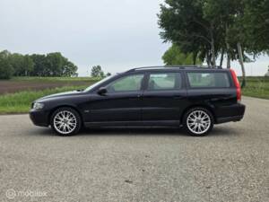 Bild 4/23 von Volvo V 70 2.4 (2003)