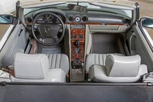 Image 22/27 de Mercedes-Benz 300 SL (1986)