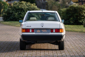 Imagen 17/42 de Mercedes-Benz 190 E (1984)