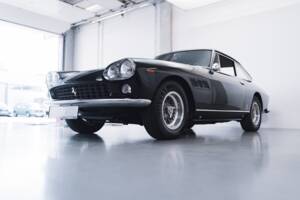 Image 14/100 of Ferrari 330 GT 2+2 (1965)