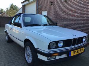 Bild 4/20 von BMW 320i (1988)