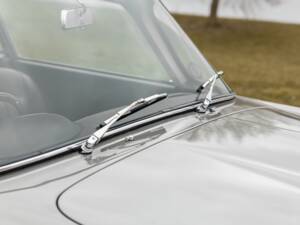 Immagine 67/74 di Aston Martin DB 5 Vantage (1964)