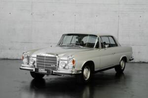 Image 2/49 de Mercedes-Benz 280 SE (1970)
