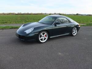 Bild 14/73 von Porsche 911 Carrera 4S (2004)
