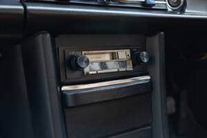 Bild 20/40 von Mercedes-Benz 230/4 (1976)