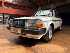 Bild 3/43 von Volvo 240 (1989)