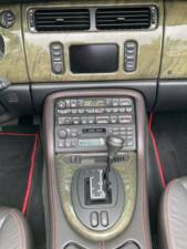 Bild 17/29 von Jaguar XKR (2000)
