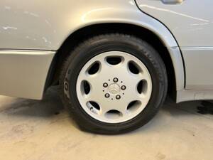 Afbeelding 44/62 van Mercedes-Benz E 500 (1995)
