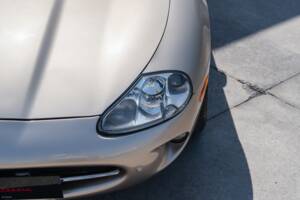 Image 5/91 de Jaguar XK8 4.0 (2000)