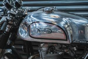 Immagine 13/38 di Norton Dominator Slimline TT (1961)