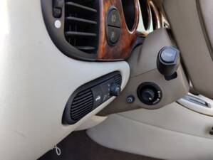 Image 61/71 of Daimler Super V8 (2000)